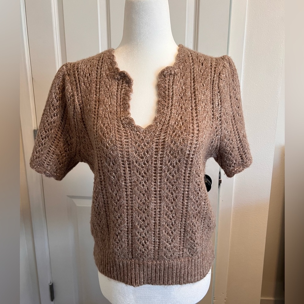 Brown knit tee, Size S.